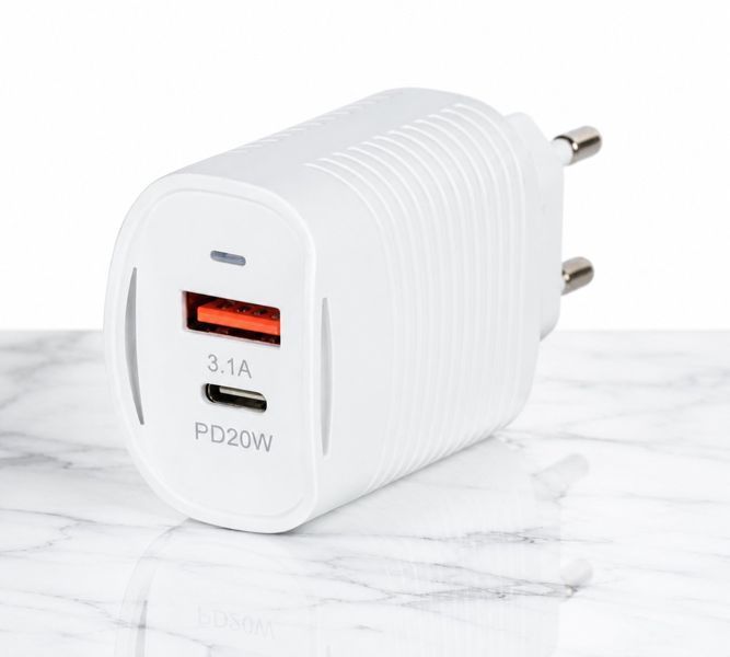 Сетевой адаптер для быстрой зарядки 20W PD+QC 3.0 USB/Type-C KF-02 7736 фото