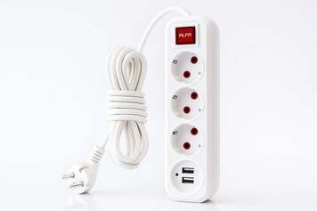 Электрический удлинитель с выключателем 3 розетки / 3 м + 2 USB &mdash; для дома и офиса 7195 фото